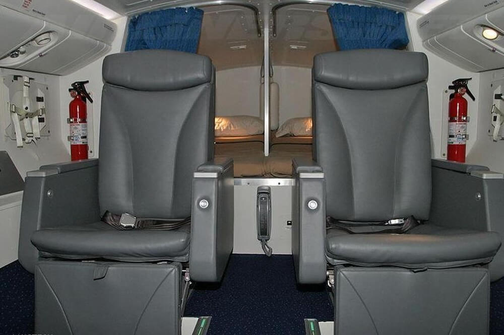 Aircraft cabin equipment